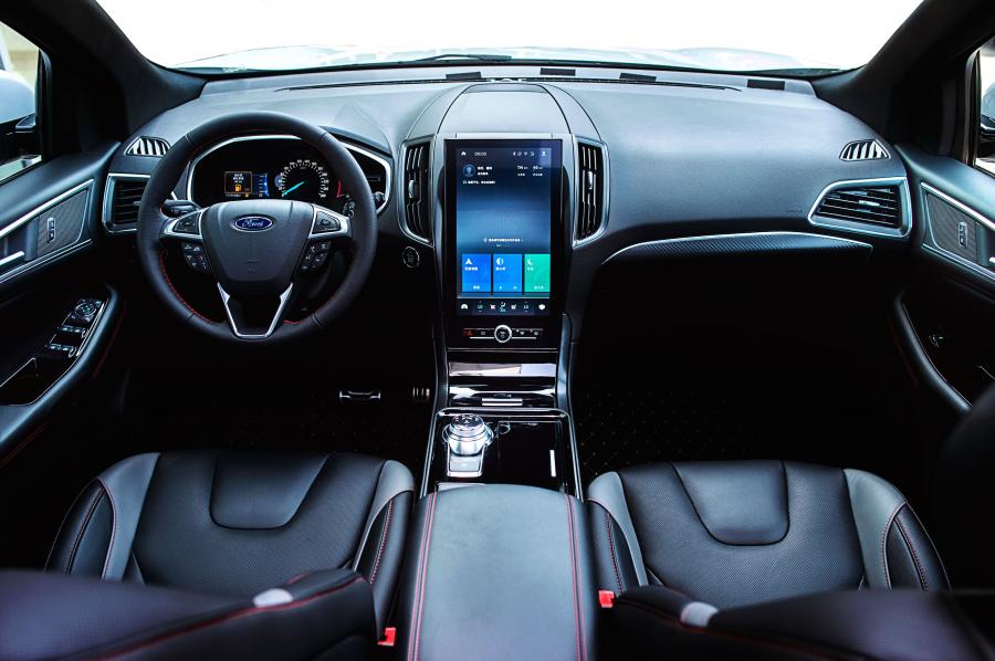 Торпедо Ford Edge ST-Line 2019 года  (CN) (фото 16 из 23)